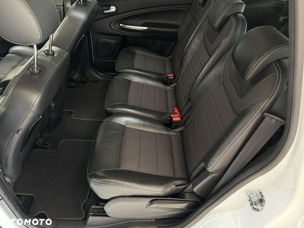 Ford S-Max 2.0 TDCi DPF Titanium X - 18