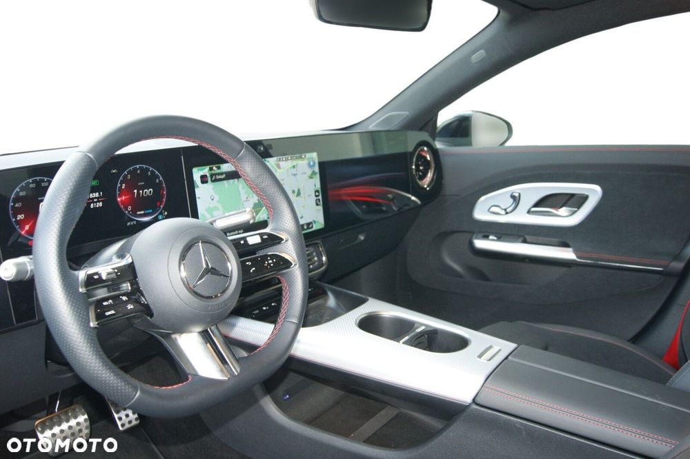 Mercedes-Benz CLA - 12