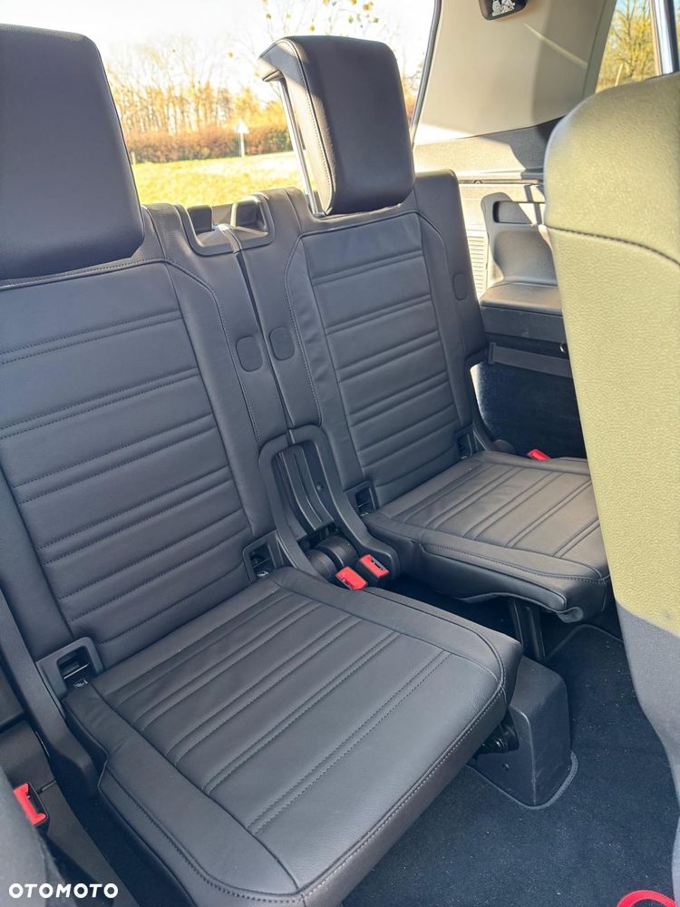 Volkswagen Touran 2.0 TDI BMT Special Edition DSG - 27