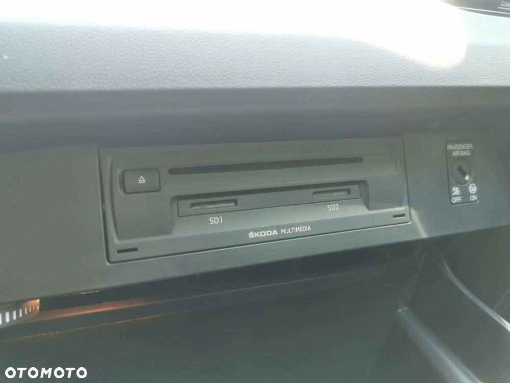 Skoda Octavia 2.0 TDI DSG RS - 27