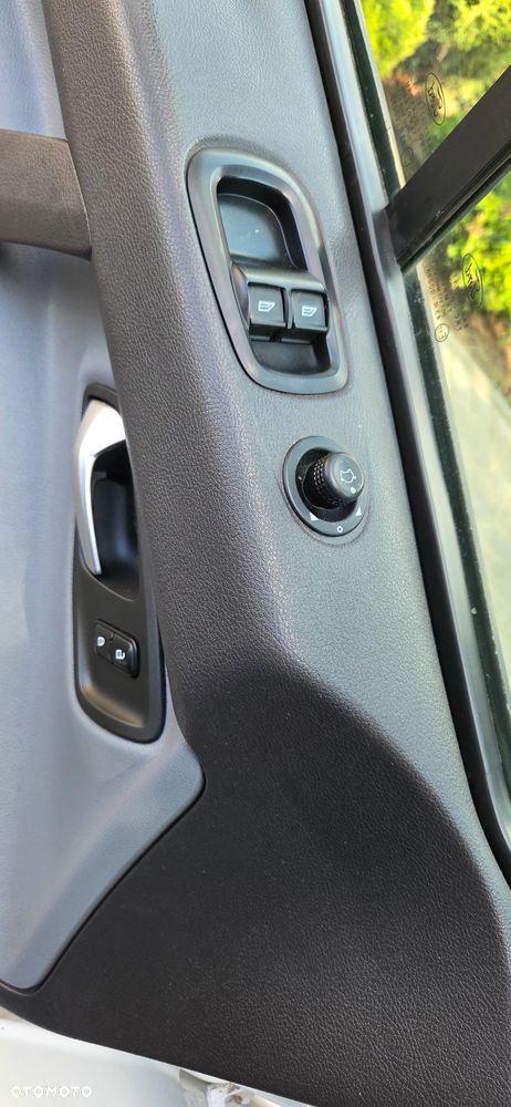 Ford TRANSIT CUSTOM - 13