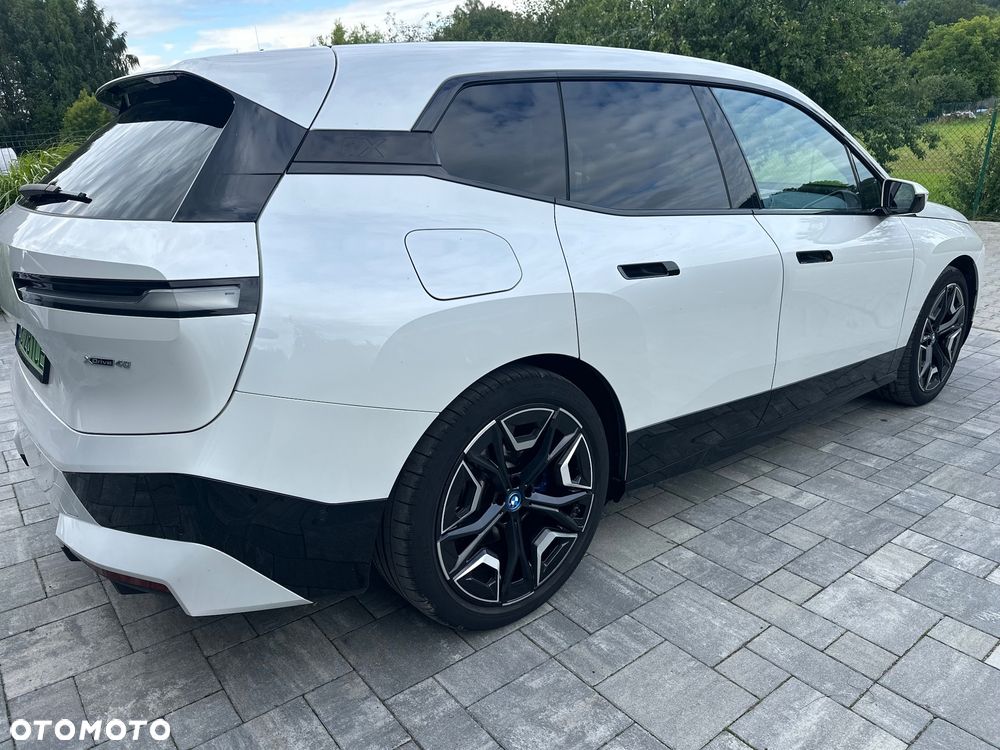 BMW iX xDrive40 76.6kWh Signature - 10