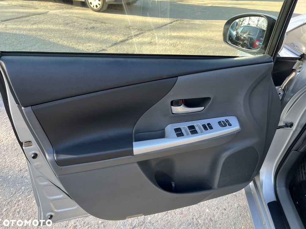 Toyota Prius+ (Hybrid) Comfort - 11
