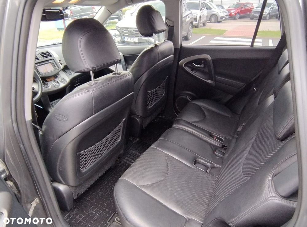 Toyota RAV4 - 11