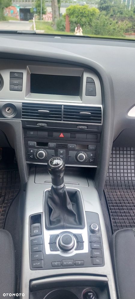 Audi A6 Avant 2.0 TDI - 29