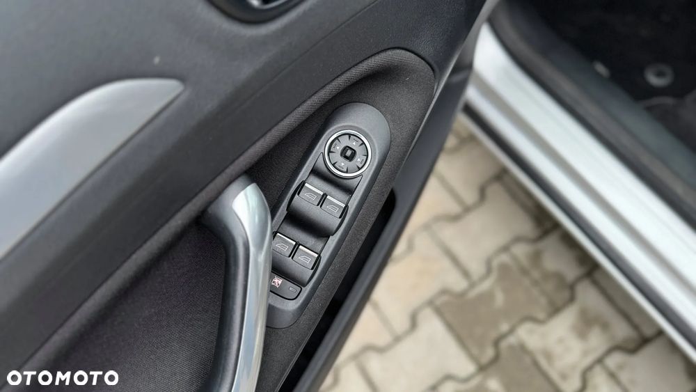 Ford Mondeo 2.0 Ambiente - 22