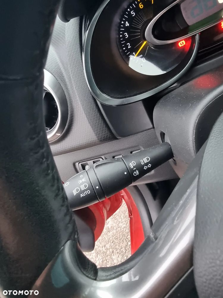 Renault Clio 1.2 16V Limited EU6 - 22