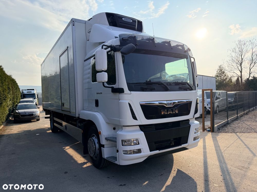 MAN MAN TGM 18.290/ IZOTERMA / OTWIERANY BOK/ /WINDA / 19 EUROPALET/ NISKI PRZEBIEG /SYPIALKA /ACC/EURO6 - 4
