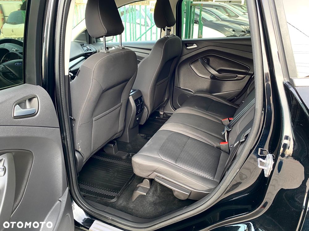 Ford Kuga - 8