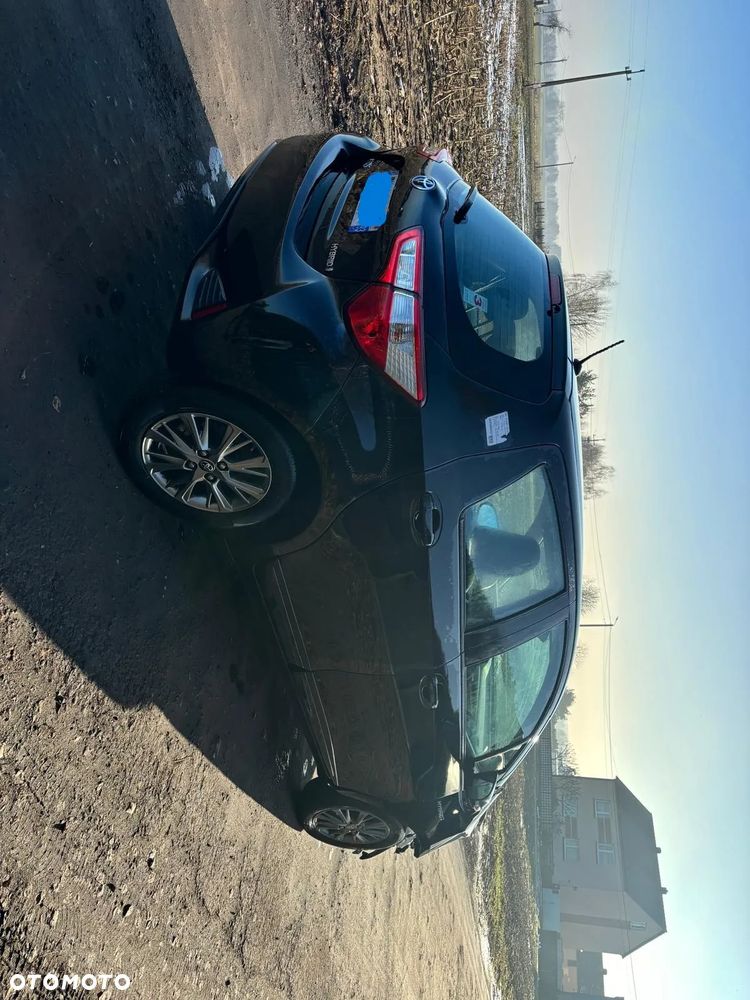 Toyota Yaris Hybrid 100 Dynamic - 14