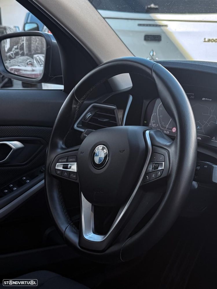 BMW 330 e Auto — fotografia 10