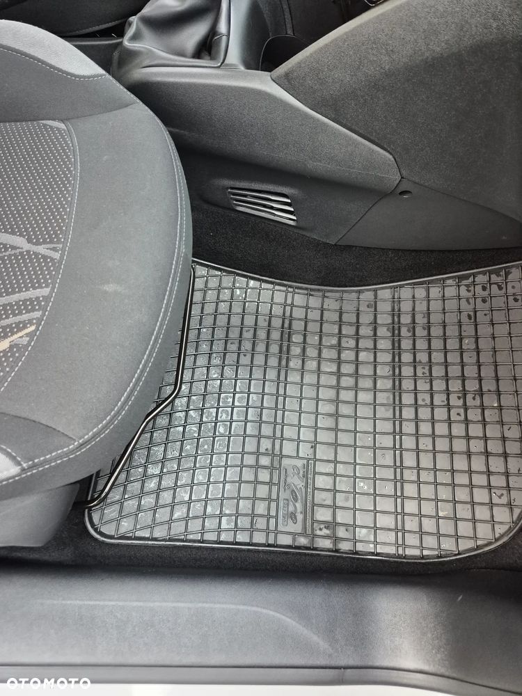 Peugeot 208 1.2 VTi Allure - 23
