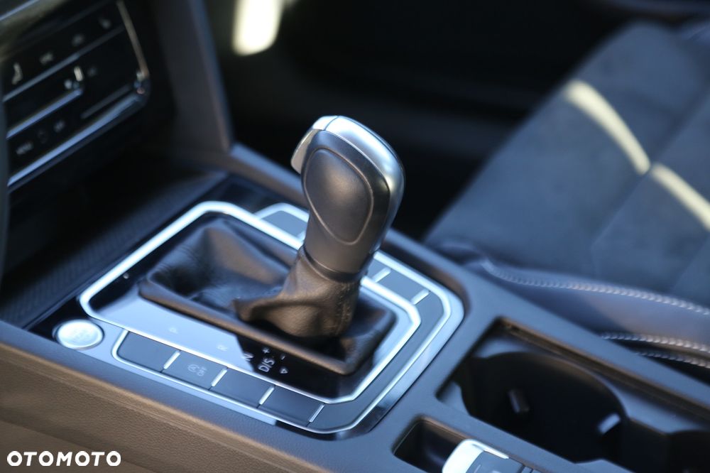 Volkswagen Passat 1.5 TSI OPF DSG Elegance - 24