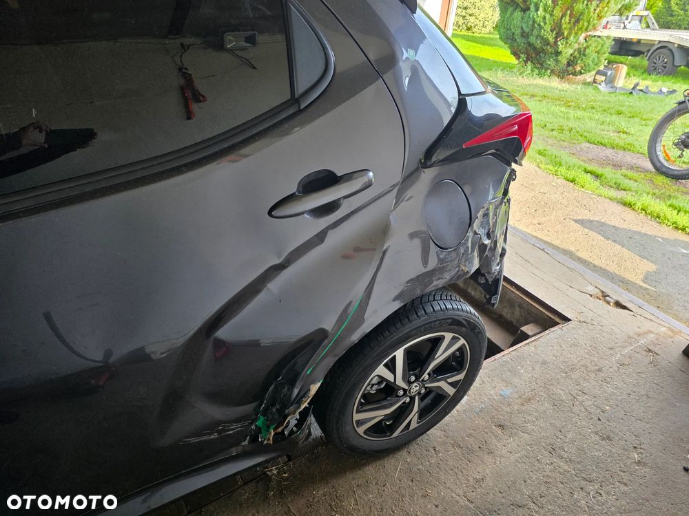 Toyota Yaris Hybrid 1.5 Tokyo Edition - 6