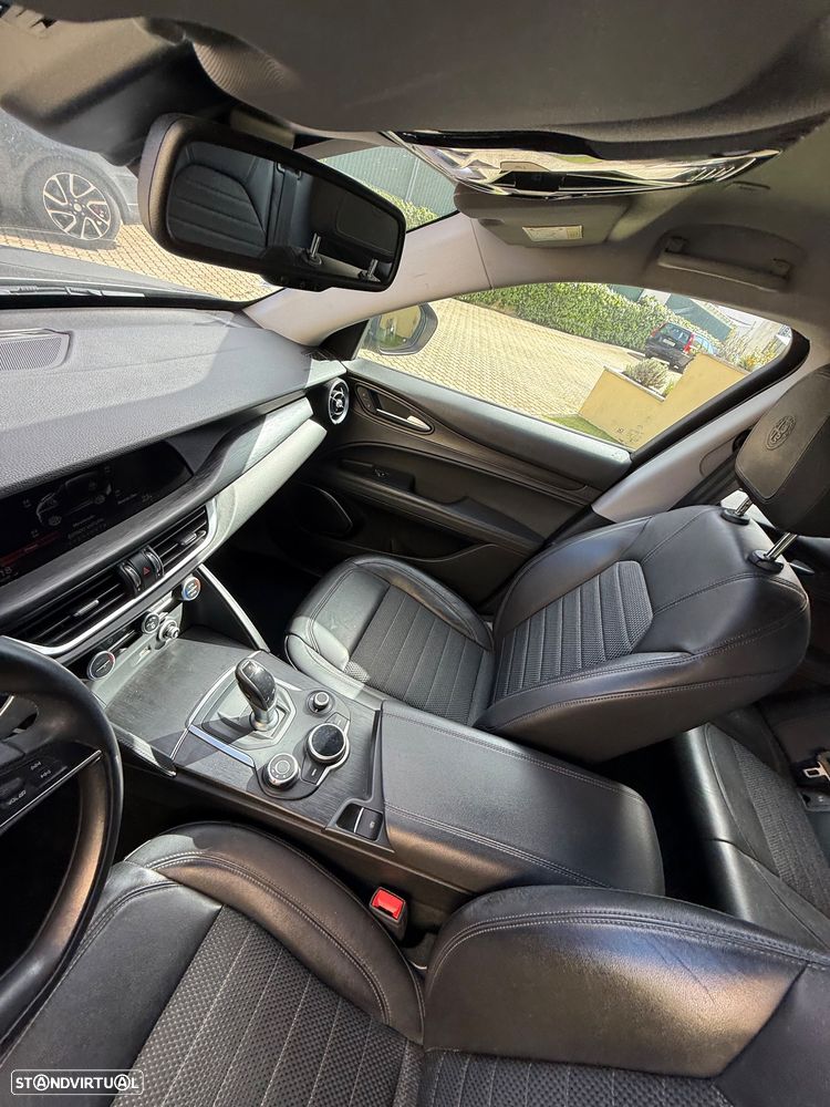 Alfa Romeo Stelvio 2.2 16V AT8 Executive - 15