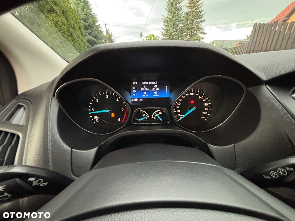 Ford Focus 1.5 TDCi SYNC Edition - 9
