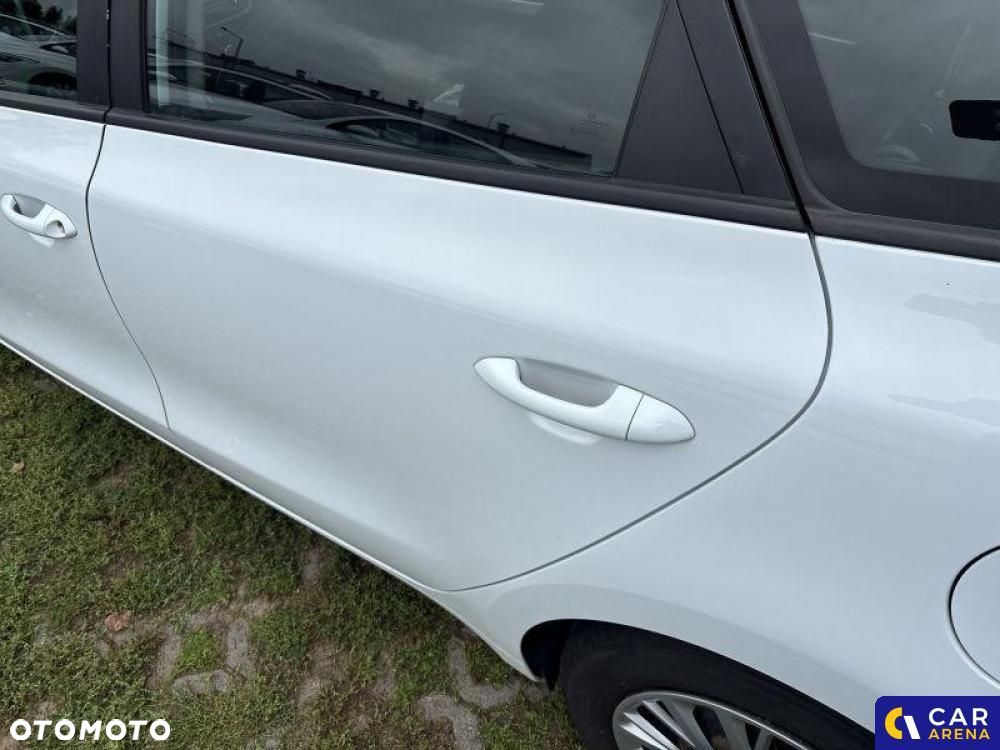 Kia Ceed - 31