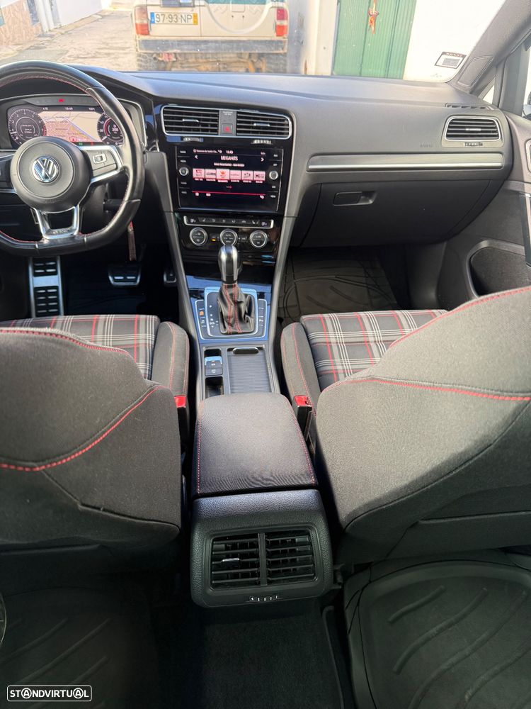 VW Golf GTI 2.0 TSI OPF DSG Performance - 6