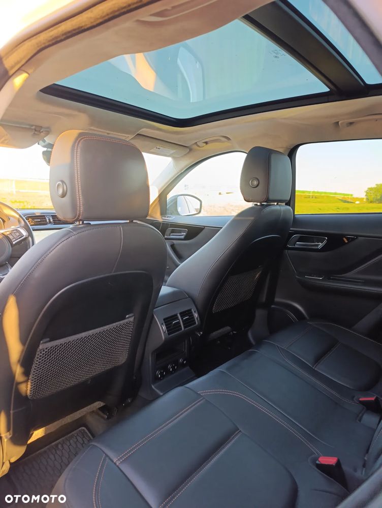Jaguar F-Pace 2.0 i4P AWD Prestige - 8