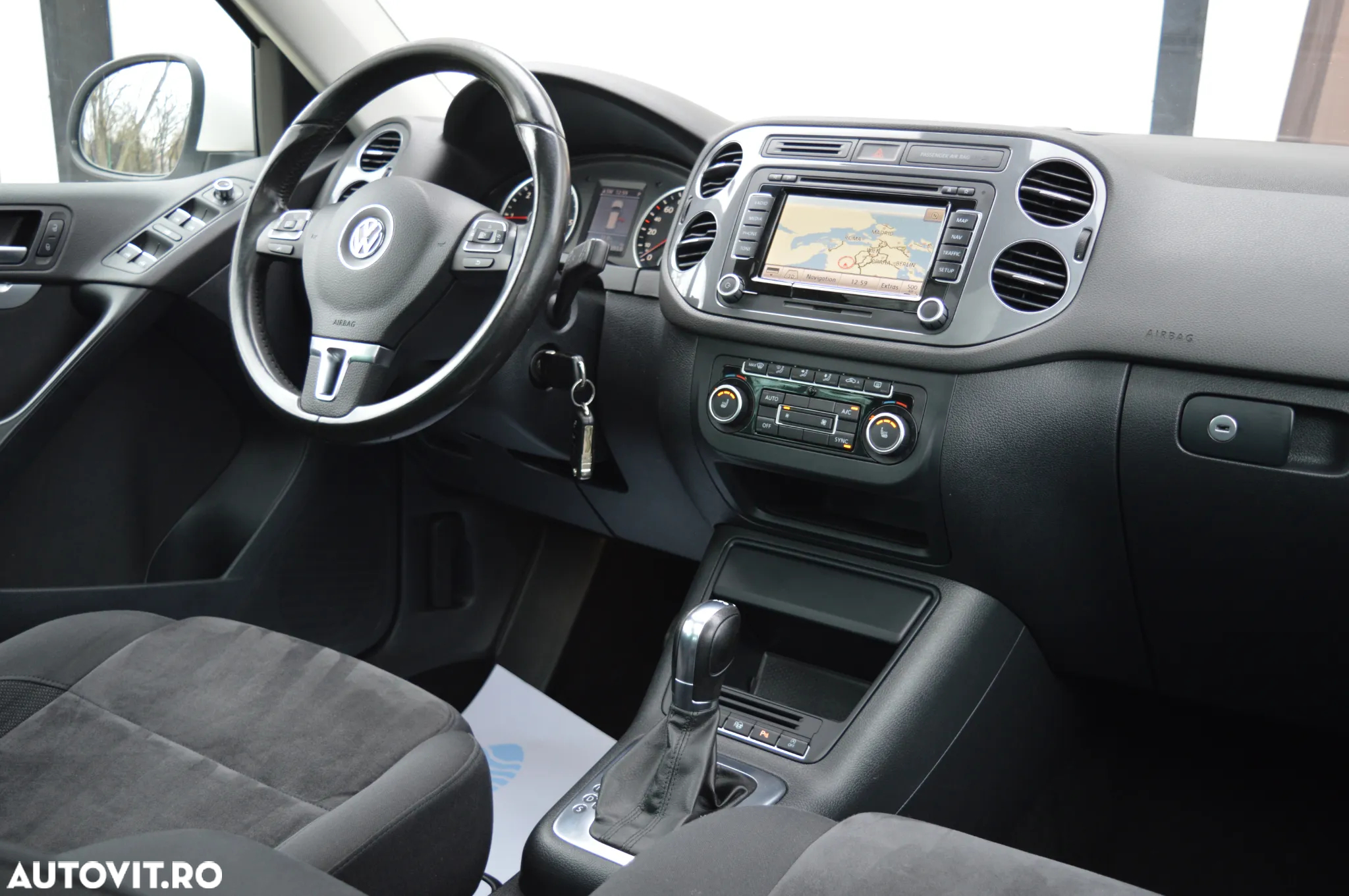 Volkswagen Tiguan - 27