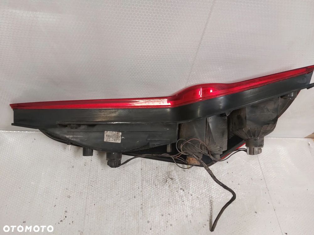 .  LAMPA TYL TYLNA PRAWA SUZKI SPLASH - 5