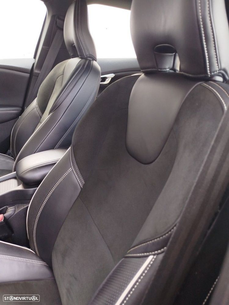 Volvo V40 2.0 D4 R-Design - 21