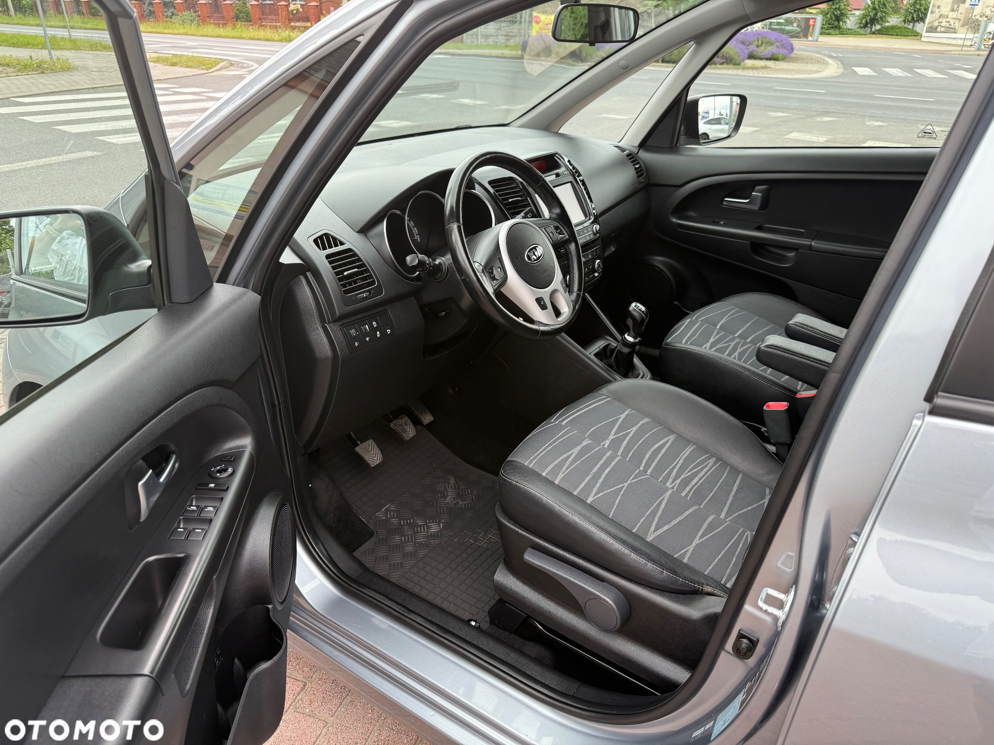 Kia Venga 1.6 Business Line - 10