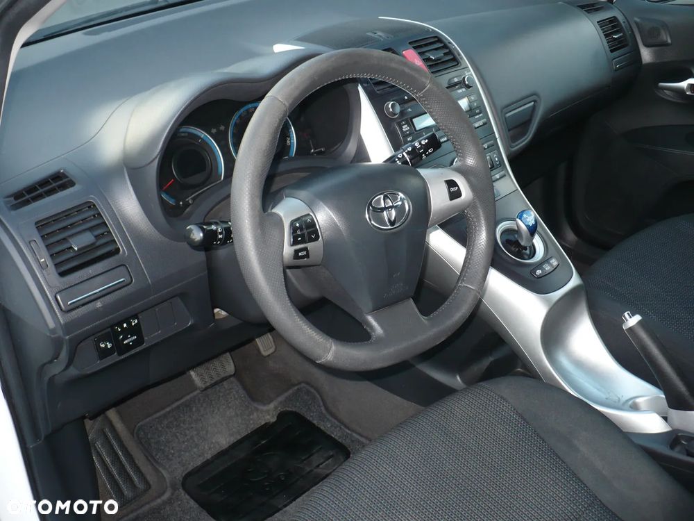 Toyota Auris 1.8 HSD Luna - 10