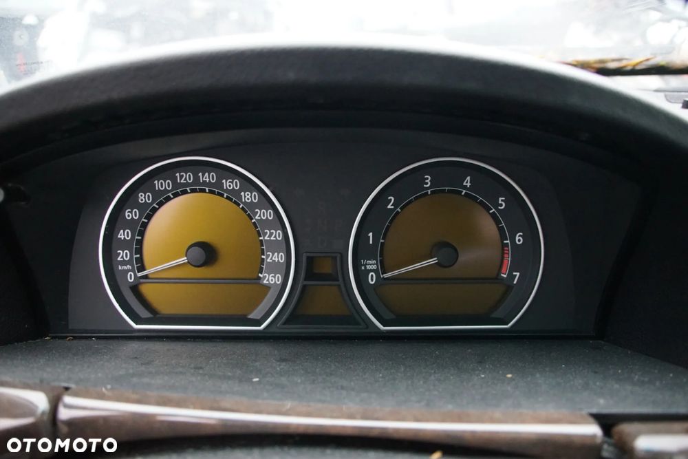 Auto na części - BMW E65 735i 3.6 V8 272 KM N62B36 GA6HP26Z 2002R Silnik Skrzynia Drzwi Maska Błotnik Zderzak Klapa Lampa Lusterko Szyba Deska Kokpit Sterownik Moduł Czujnik Licznik Panel Pokrętło iDrive - 10