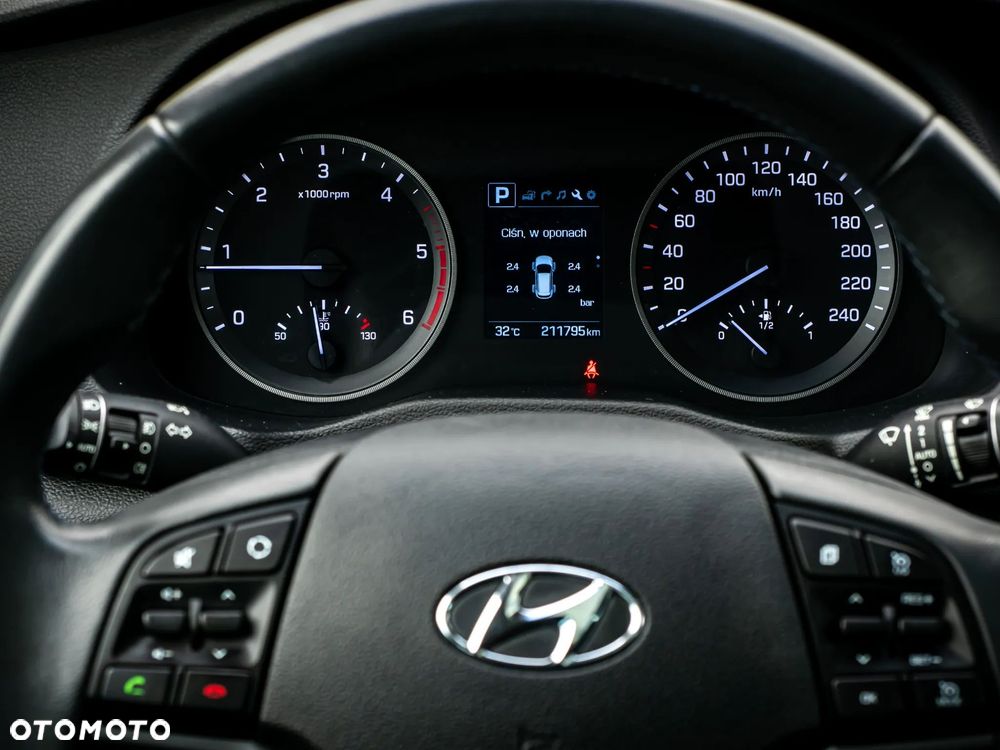 Hyundai Tucson blue 1.7 CRDi 2WD DCT Premium - 23