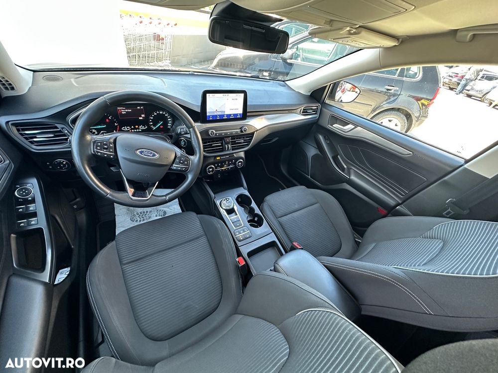 Ford Focus 2.0 EcoBlue Start-Stopp-System Aut. TITANIUM - 6