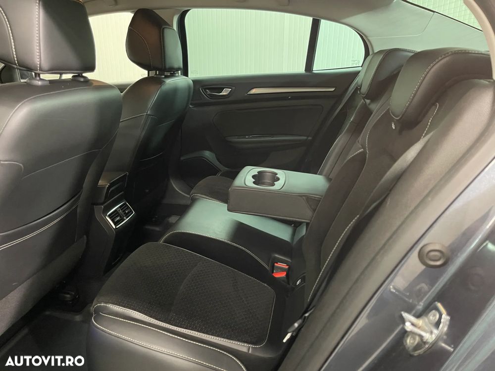 Renault Megane TCe EDC Intens - 12