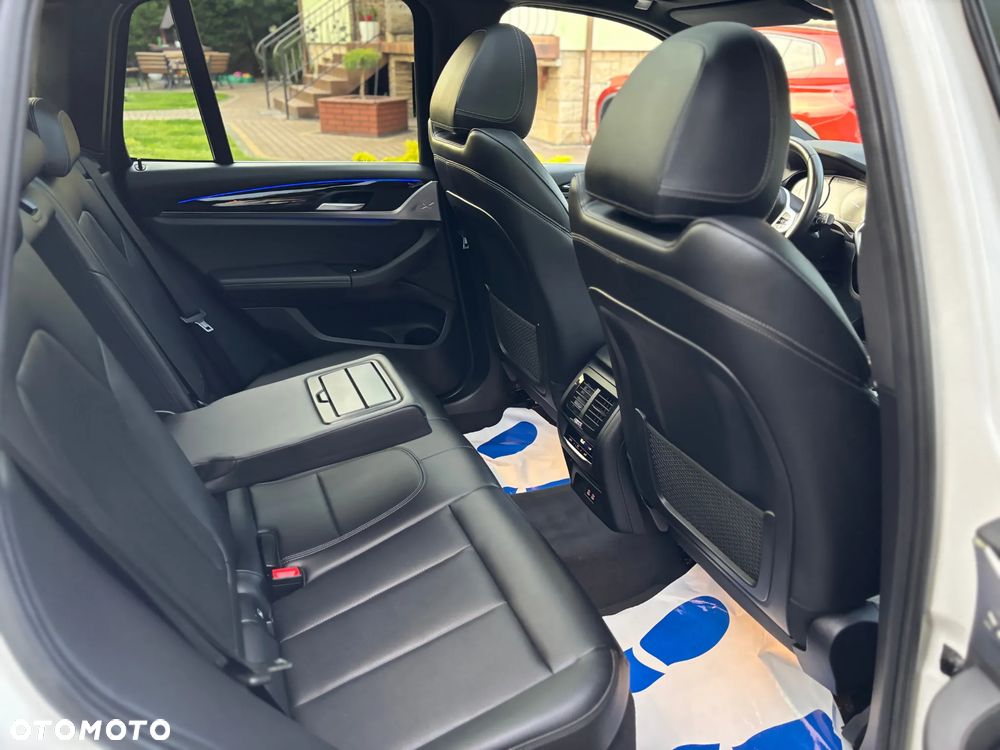 BMW X3 xDrive20d - 12