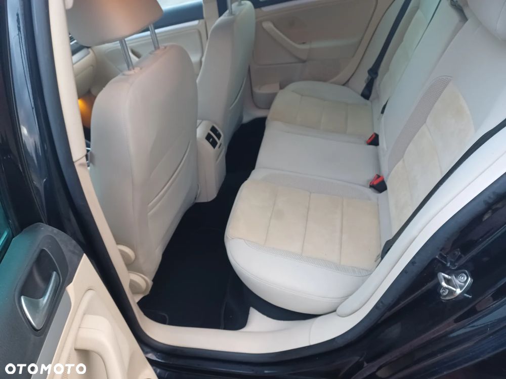 Volkswagen Golf 2.0 TDI DPF Comfortline - 19