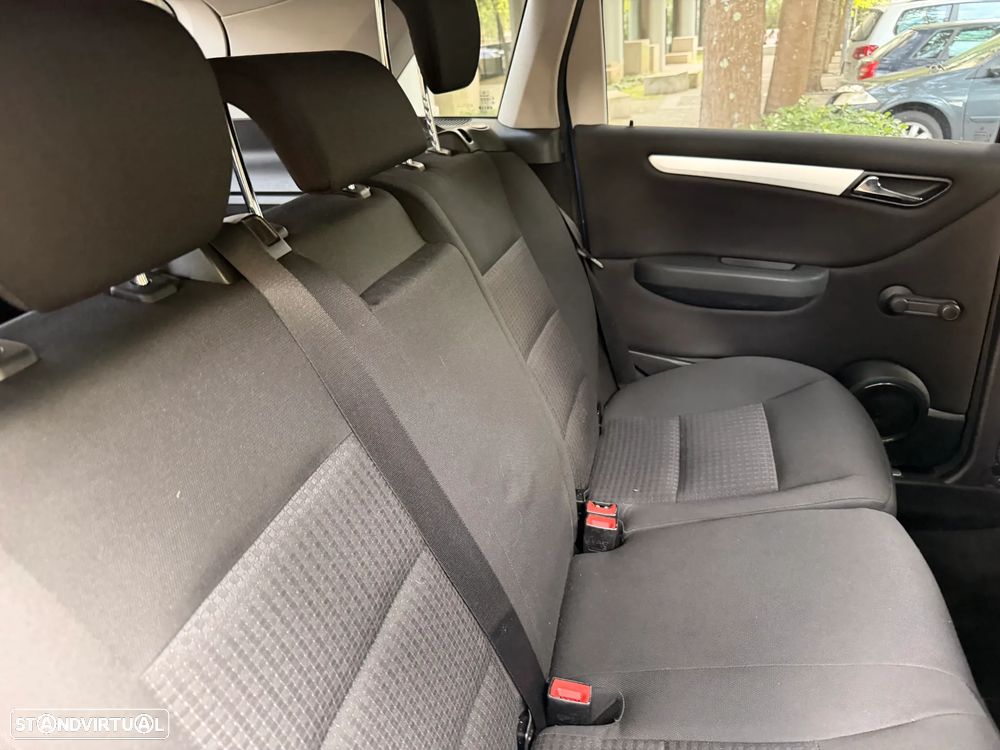 Mercedes-Benz B 180 CDi Autotronic - 22