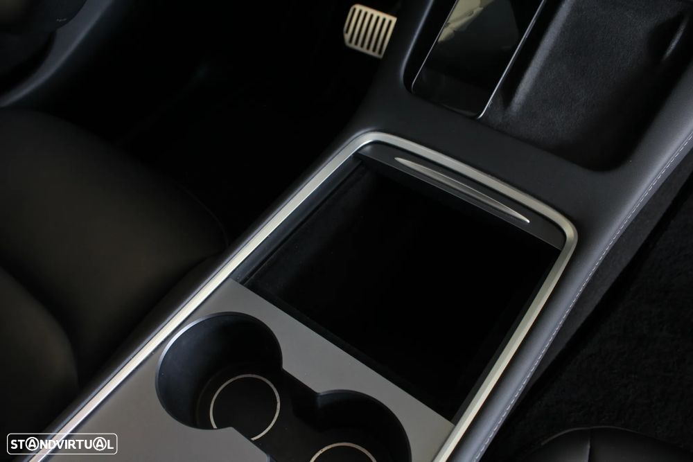 Tesla Model Y Long Range Dual Motor AWD - 48