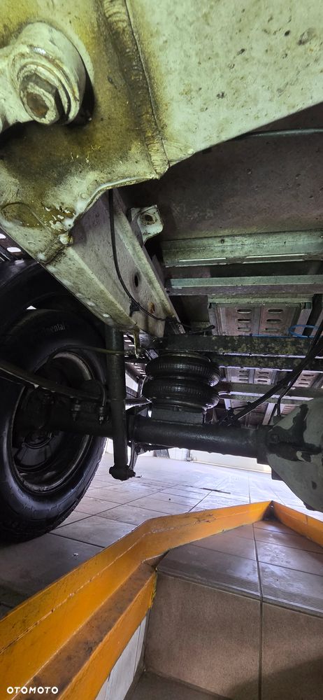 Mercedes-Benz Sprinter - 22