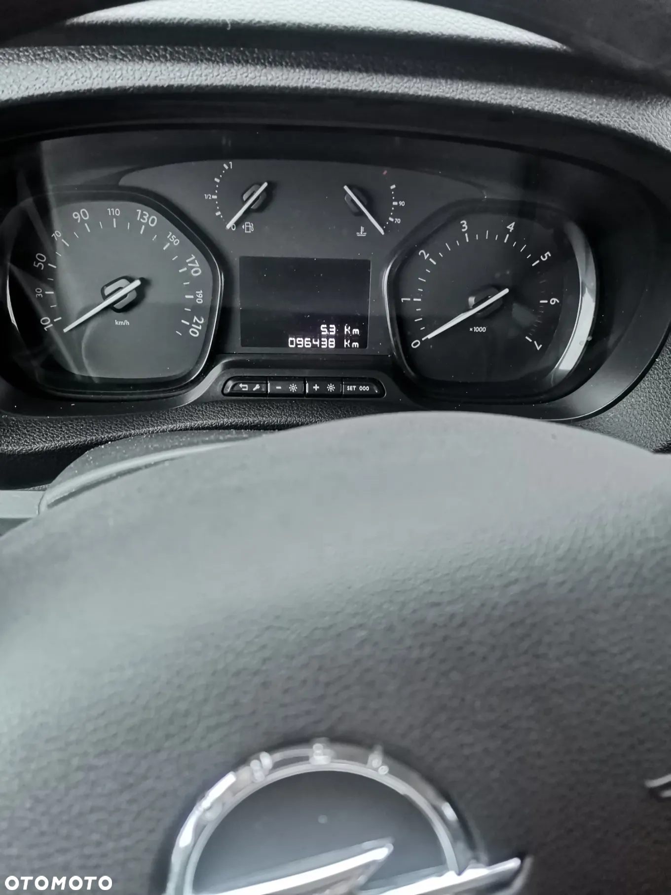 Opel Vivaro Jumpy Expert Proace Scudo - 13
