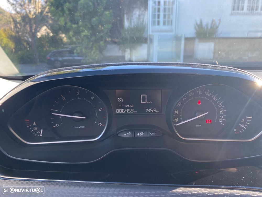 Peugeot 208 1.6 BlueHDi Style - 14