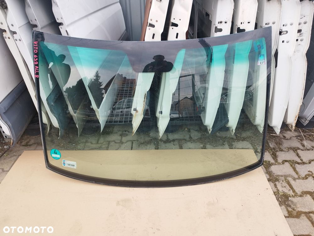 Szyba czołowa przednia Mercedes Vito W639