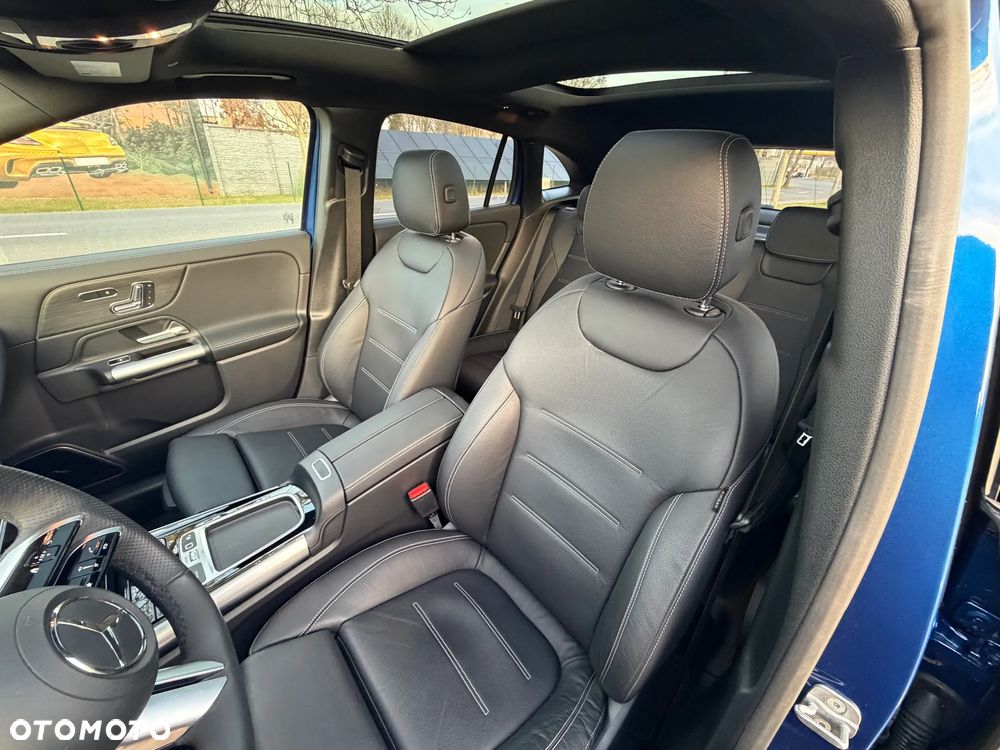 Mercedes-Benz GLA 200 7G-DCT AMG Line - 26