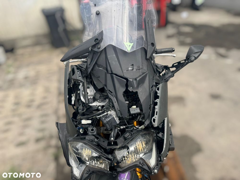 Yamaha Tmax - 10
