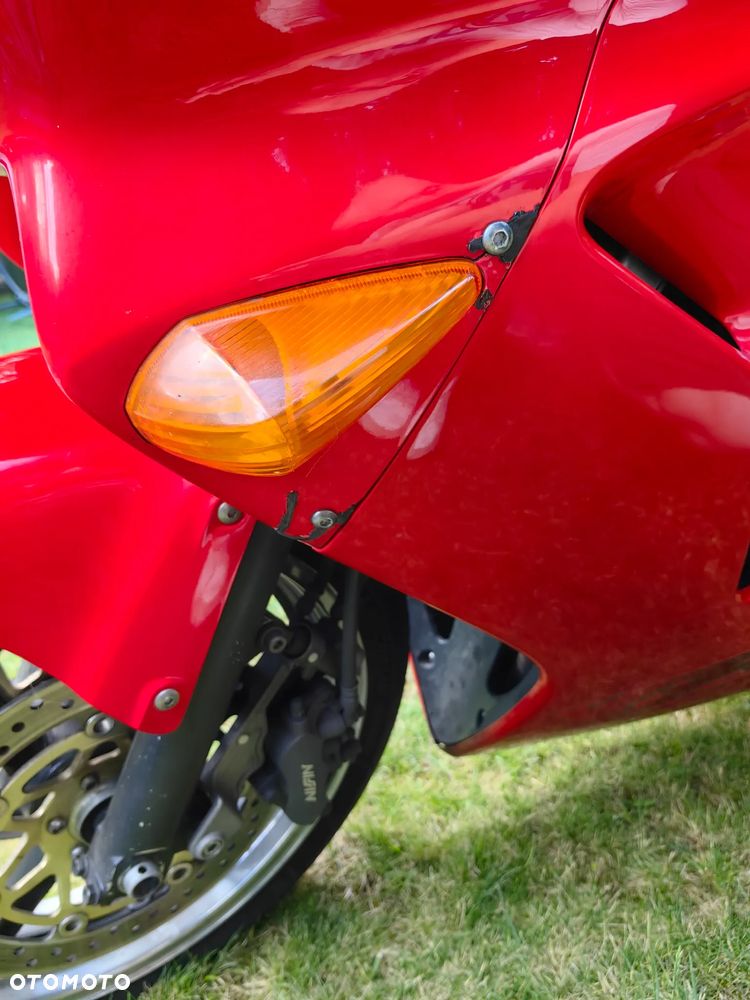 Honda VFR - 8
