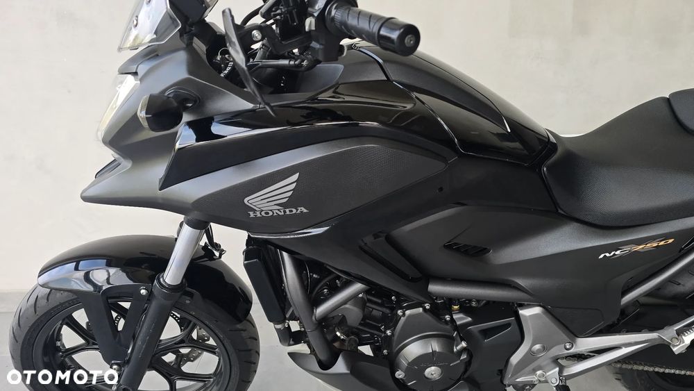 Honda NC - 16