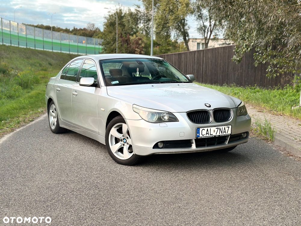 BMW Seria 5 523i