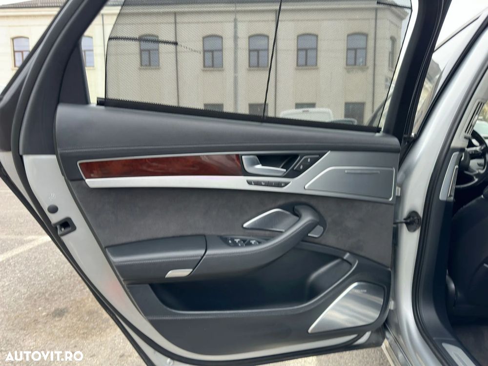 Audi A8 - 8