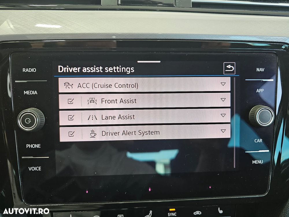 Volkswagen Passat 1.5 TSI ACT DSG Comfortline - 13