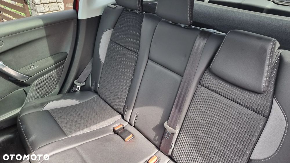 Peugeot 2008 1.2 Pure Tech GPF Allure S&S EAT6 - 20