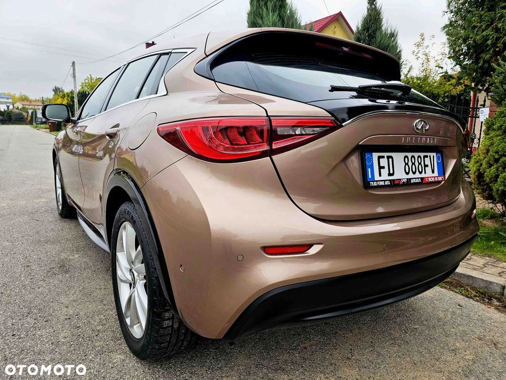Infiniti Q30 1.6t Premium - 4