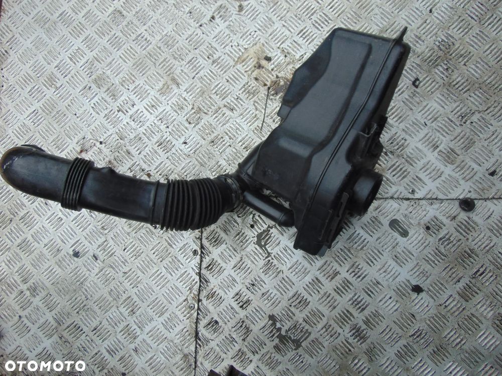 rezonator powietrza peugeot 308 I 1,6 vvti - 3